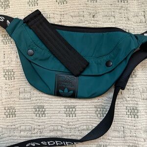 Adidas Originals Green and Black Crossbody Bag Sporty Design